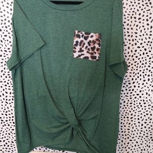 Green Plus Size 20W Top with Leopard Pocket